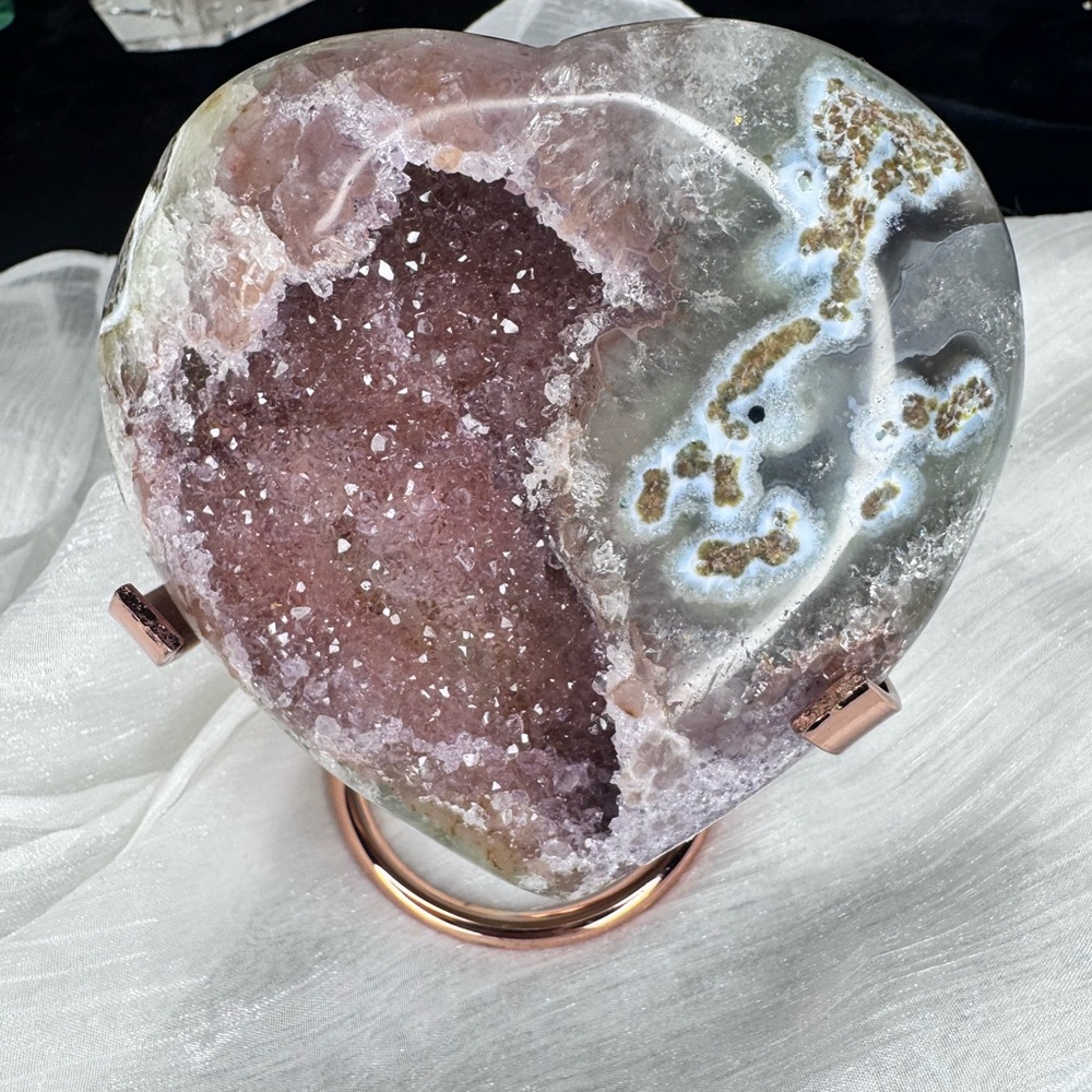 Uruguay Pink Amethyst Agate Druzy Heart ❤️ - Picture 3 of 10